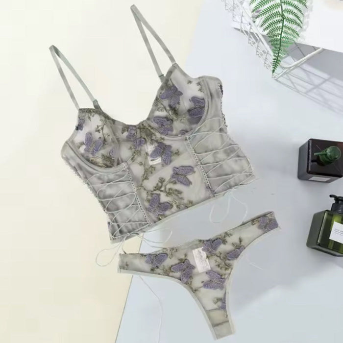 Komplet bielizny z haftem plus size