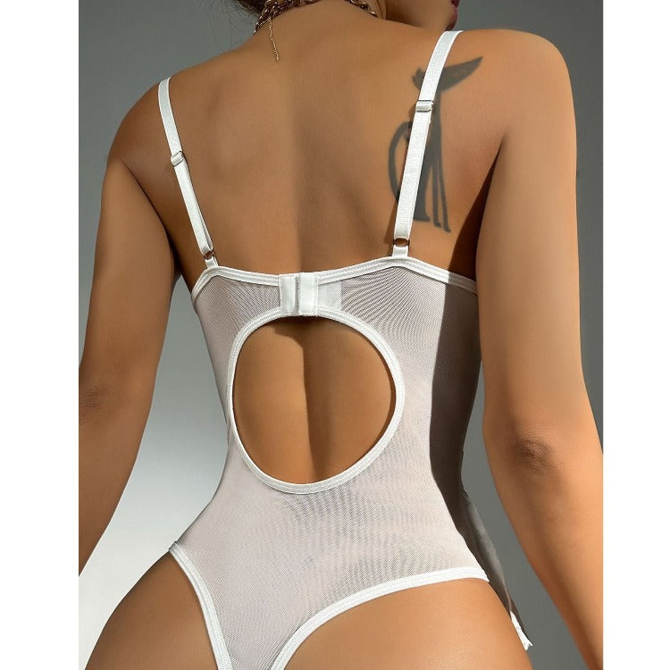 Białe body z falbanką