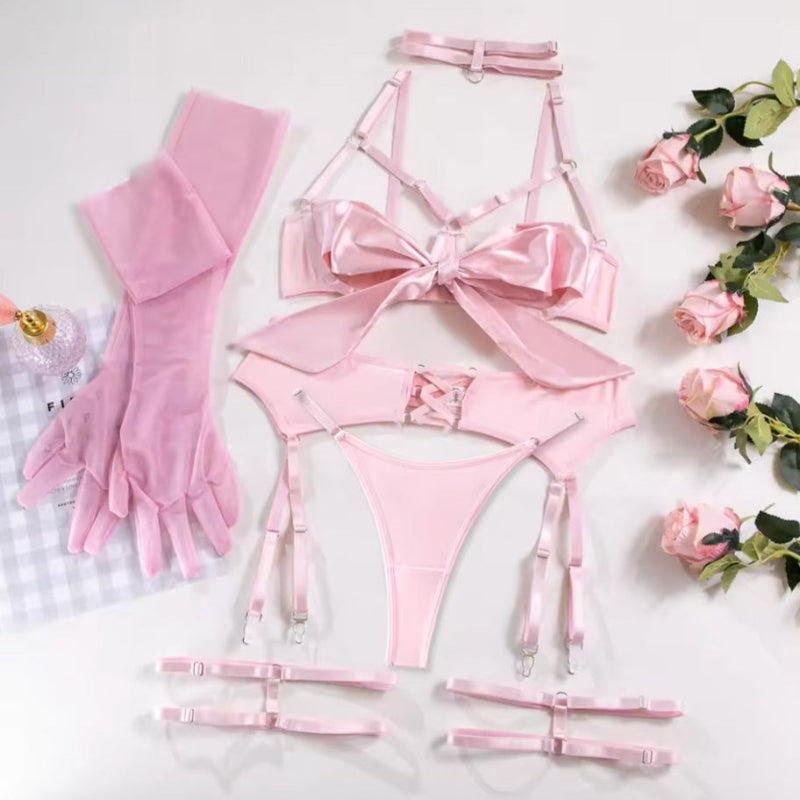 Komplet z wiązaną kokardą i rękawiczkami