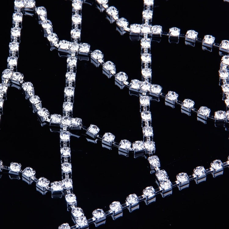 Biustonosz z diamencikami