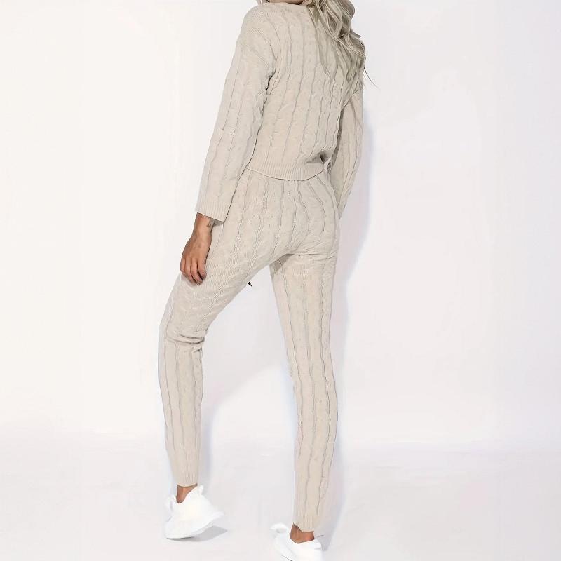 Komplet w warkoczykowy splot