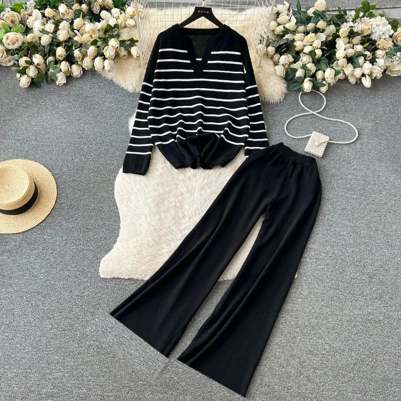 Komplet dzianinowy w paski