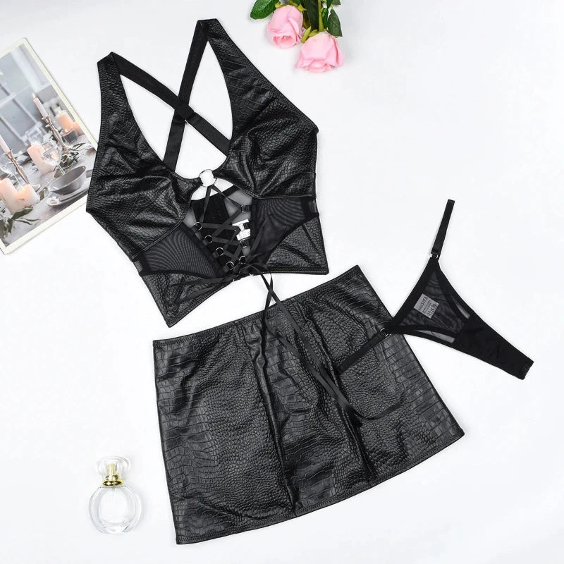 Komplet damski z wycięciami