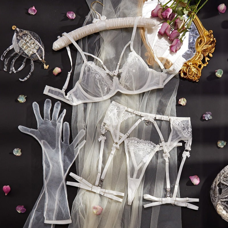 Biały komplet bielizny koronkowej