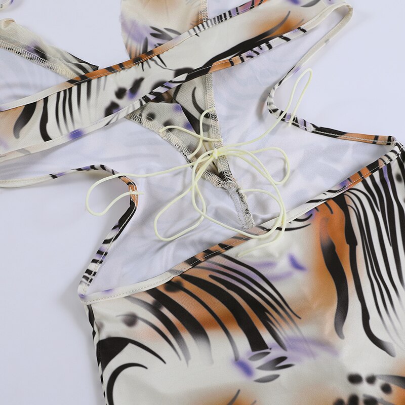 Sukienka mini z wycięciami