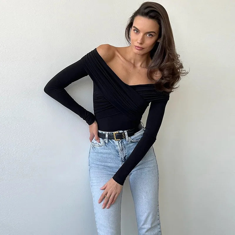 Body z odkrytymi ramionami