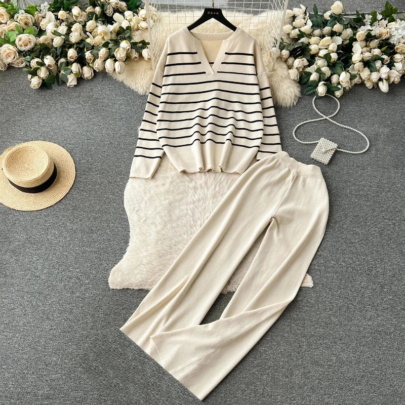 Komplet dzianinowy w paski