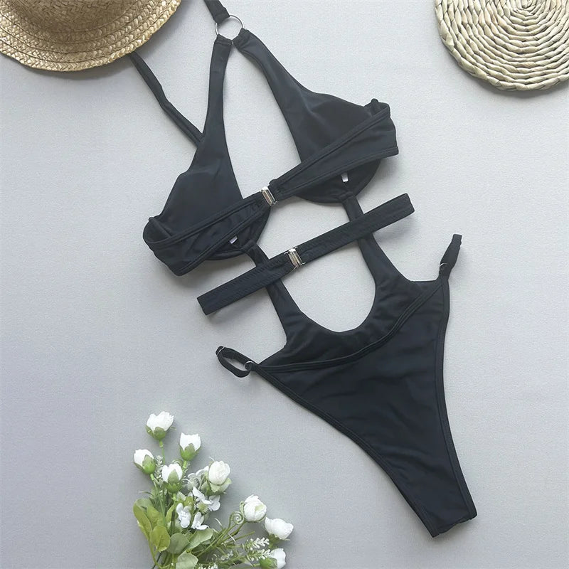 Monokini z wycięciami