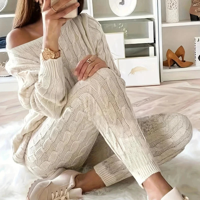 Komplet w warkoczykowy splot