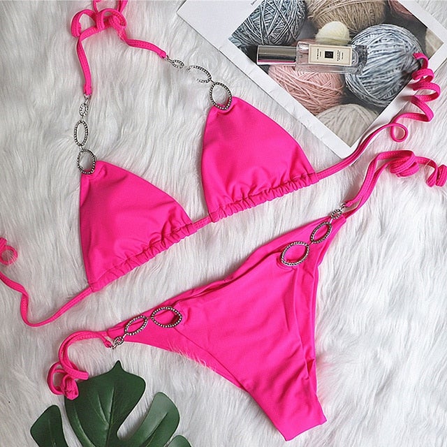 Bikini z diamentowymi elementami