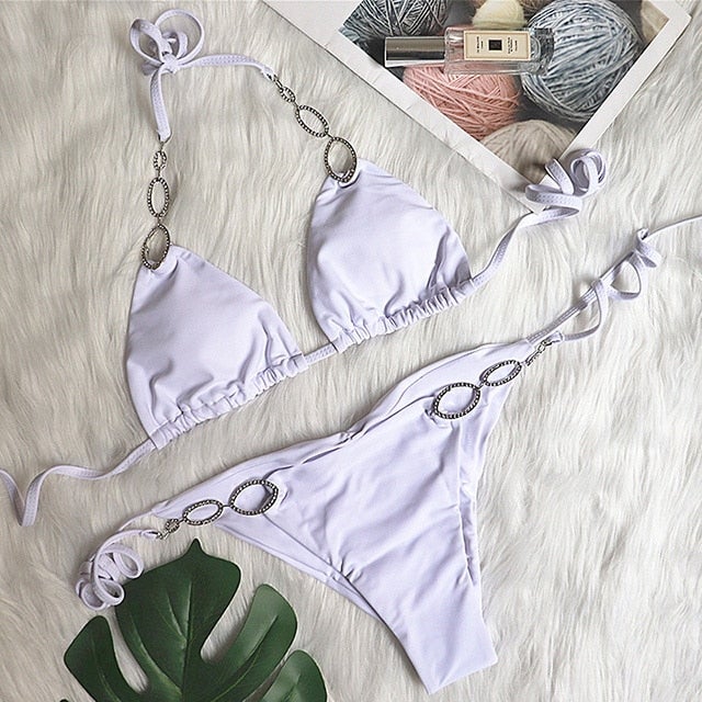 Bikini z diamentowymi elementami