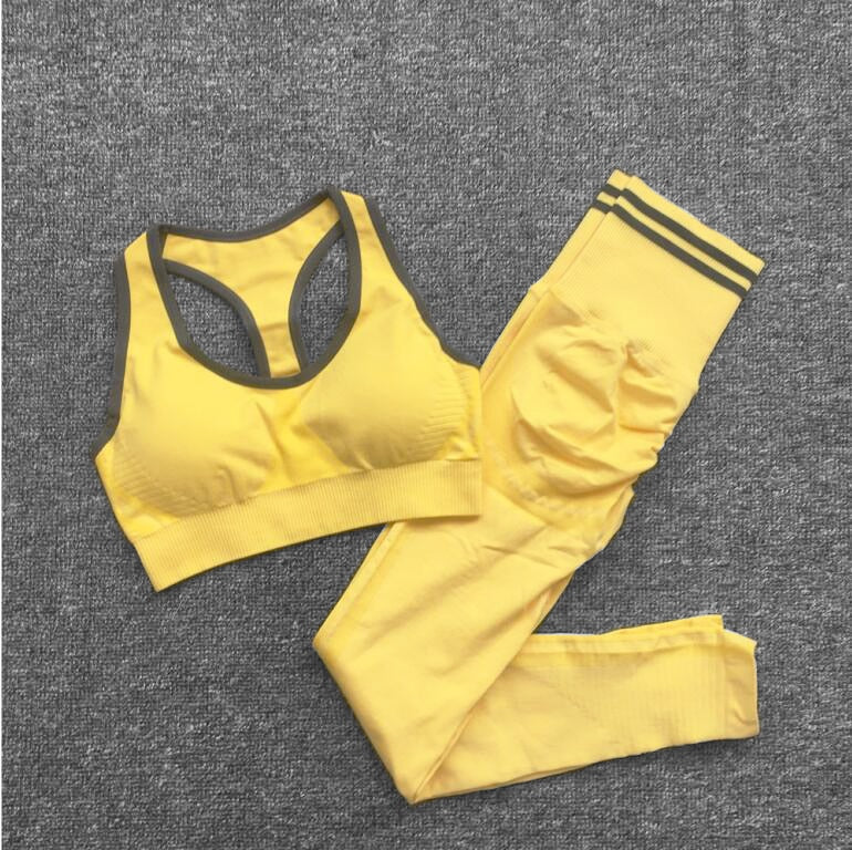 Top sportowy oraz legginsy