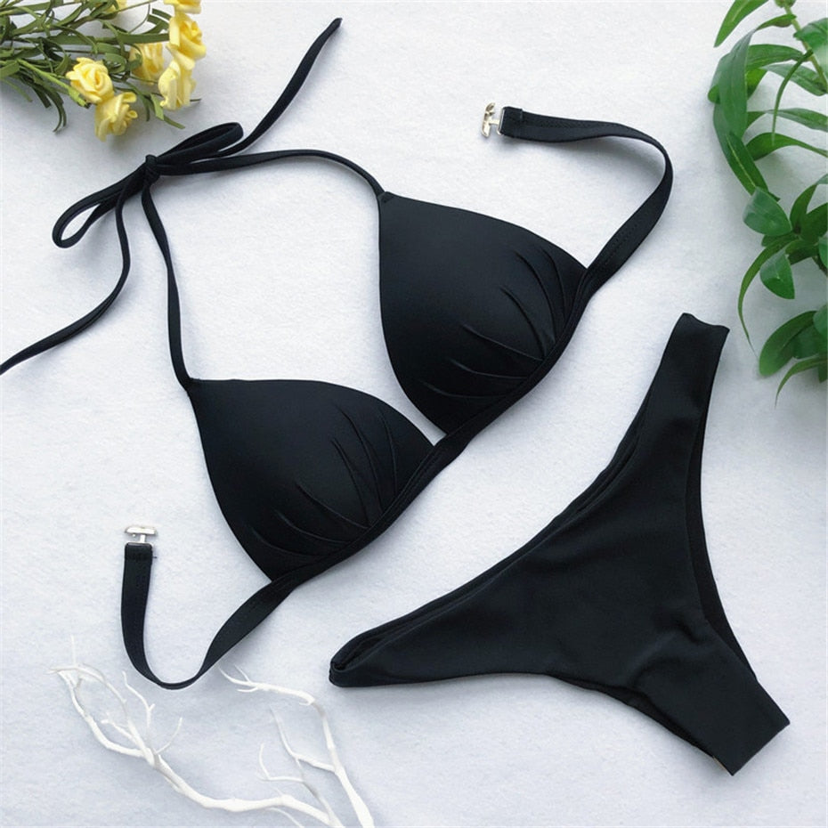 Bikini z trójkątnymi miseczkami