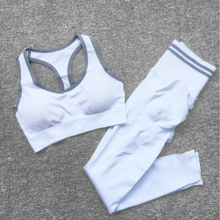 Top sportowy oraz legginsy