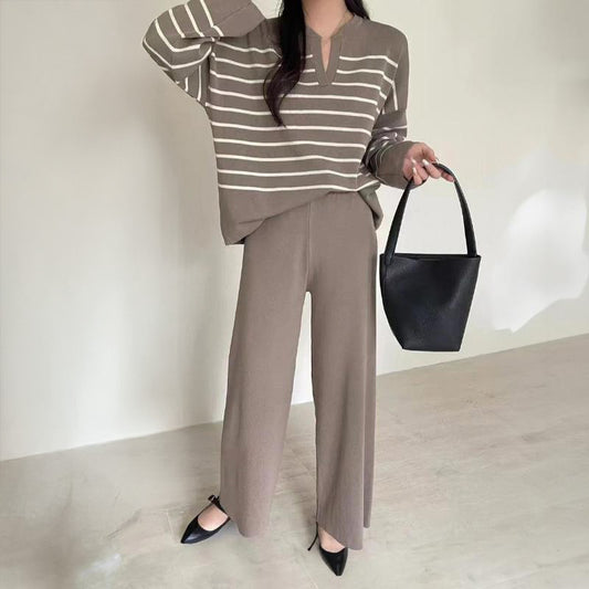 Komplet dzianinowy w paski