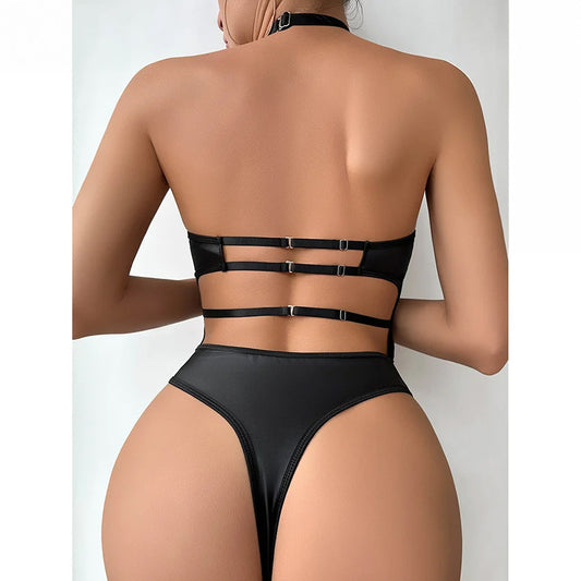 Body z dekoltem halter