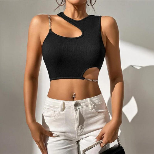 Wycięty top z łańcuszkiem