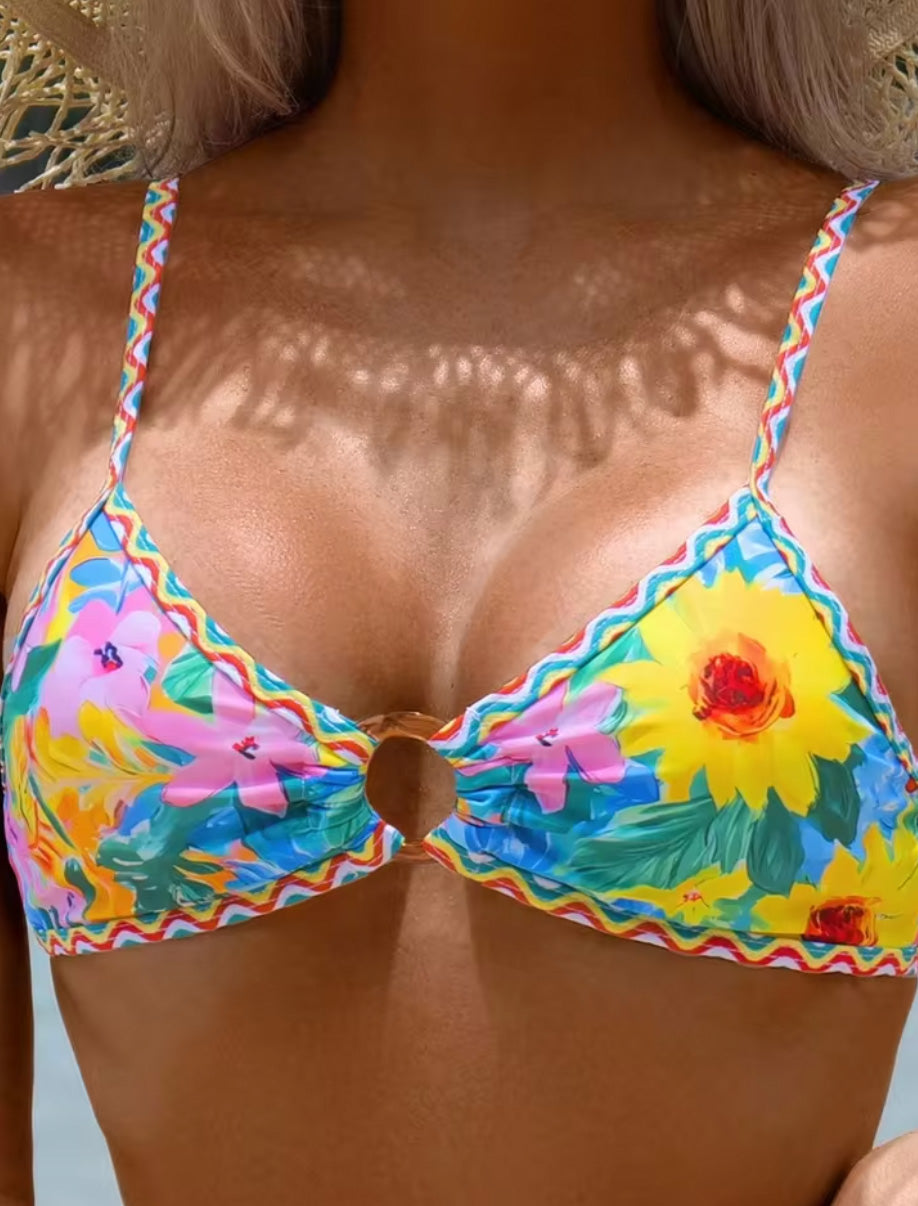 Bikini w kwiatowe wzory