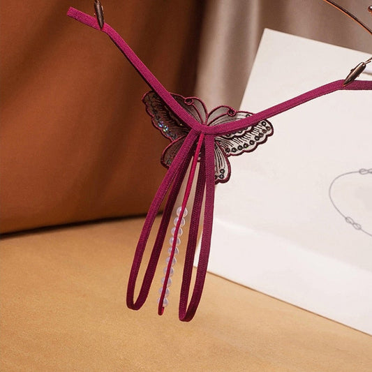 Wycięte majtki z perełkami