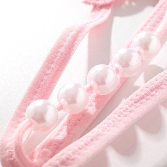 Wycięte stringi z haftem