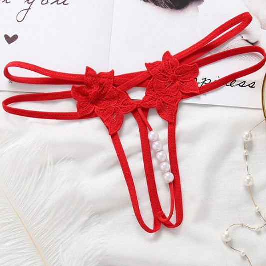 Wycięte stringi z haftem